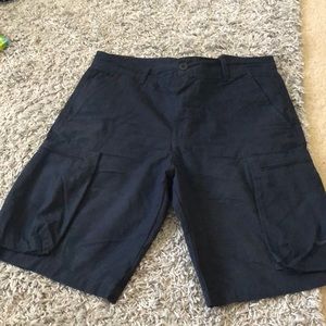 Nike cargo shorts. NWOT. Sz 32